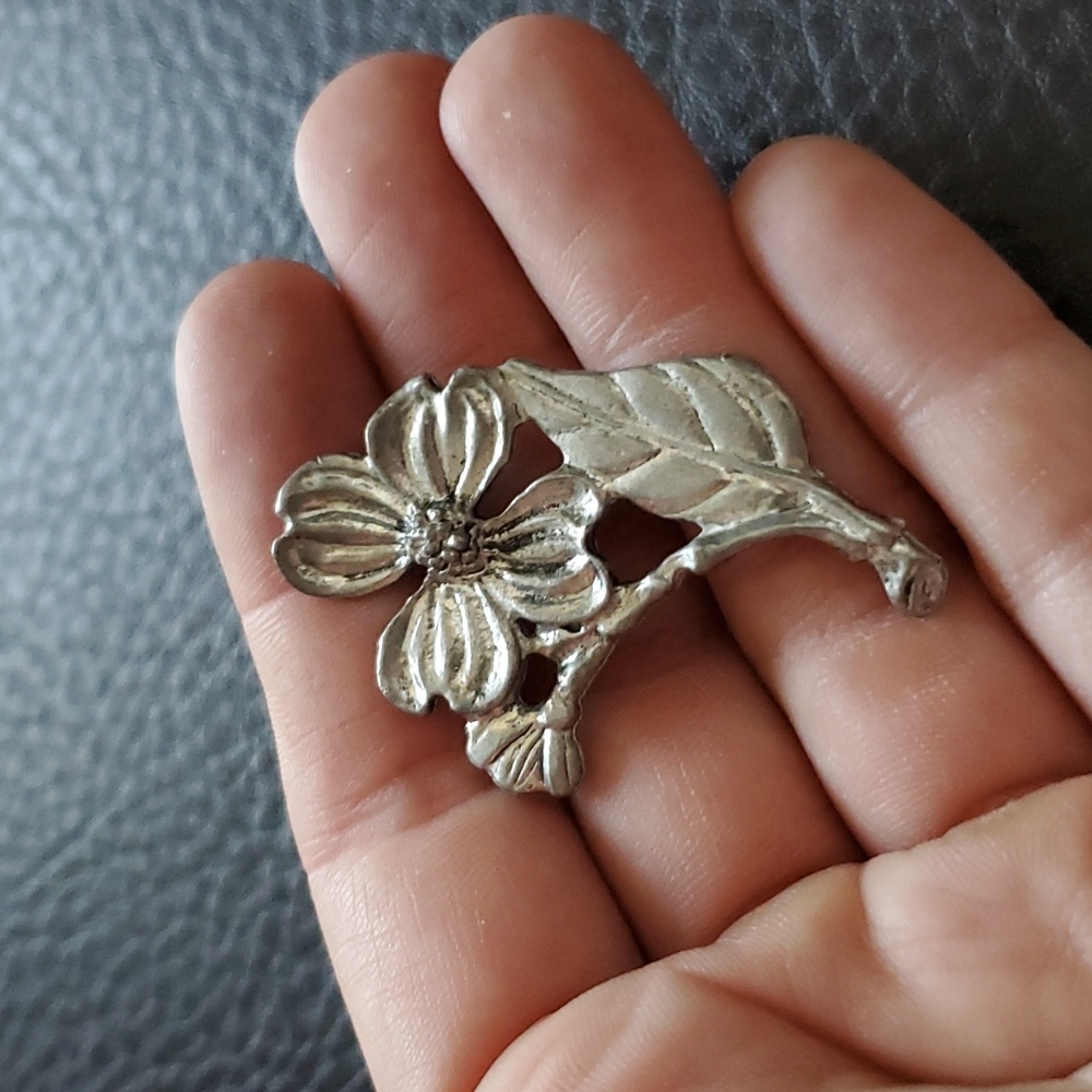 VTG Metzke brooch